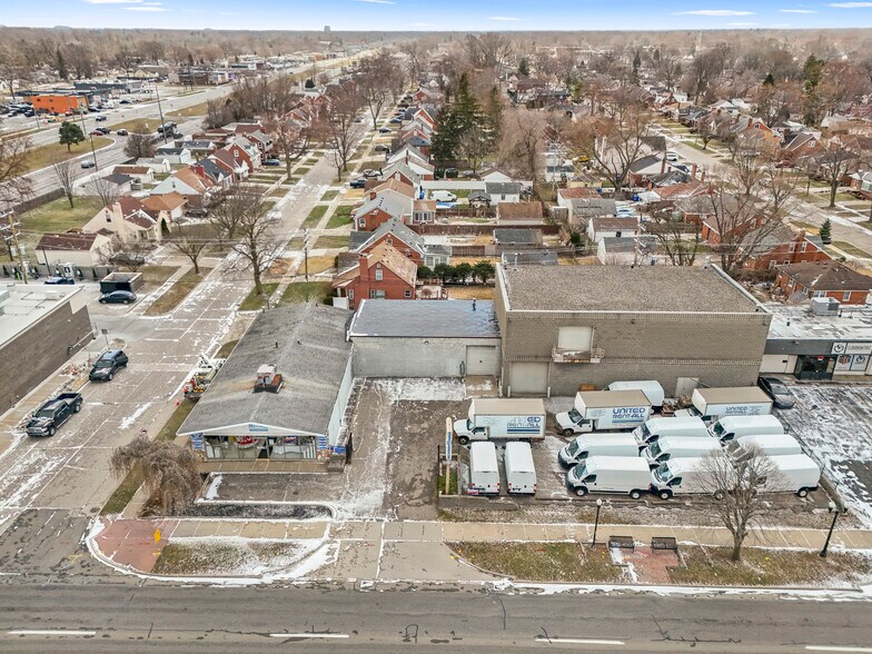 More Photos Of 24101 W Warren St, Dearborn Heights Freestanding For Sale