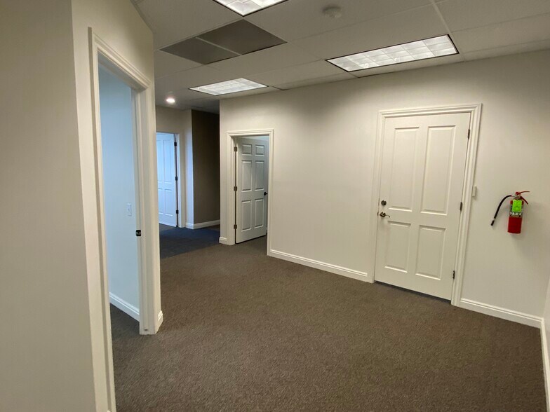 More Photos Of 327 W Gordon Ave, Layton Office For Sale
