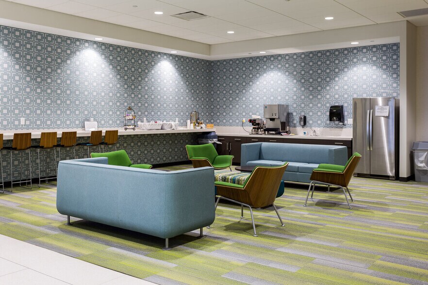 More Photos Of 658 S 4th St, Louisville Medical For Lease