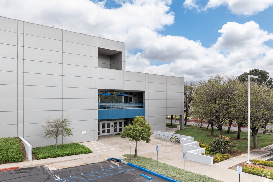 More Photos Of 41915 Business Park Dr, Temecula Light Manufacturing For Sale