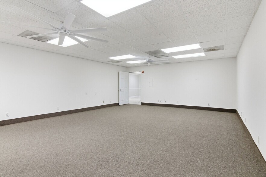 More Photos Of 1640 W Oakland Park Blvd, Fort Lauderdale Office For Sale