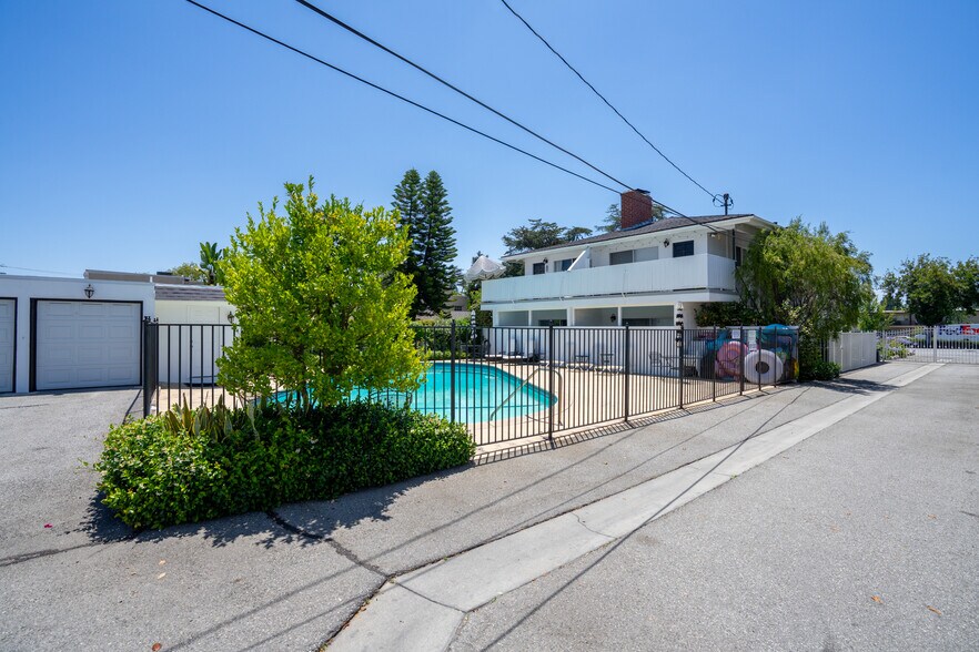 More Photos Of 921-933 W Huntington Dr, Arcadia Apartments For Sale