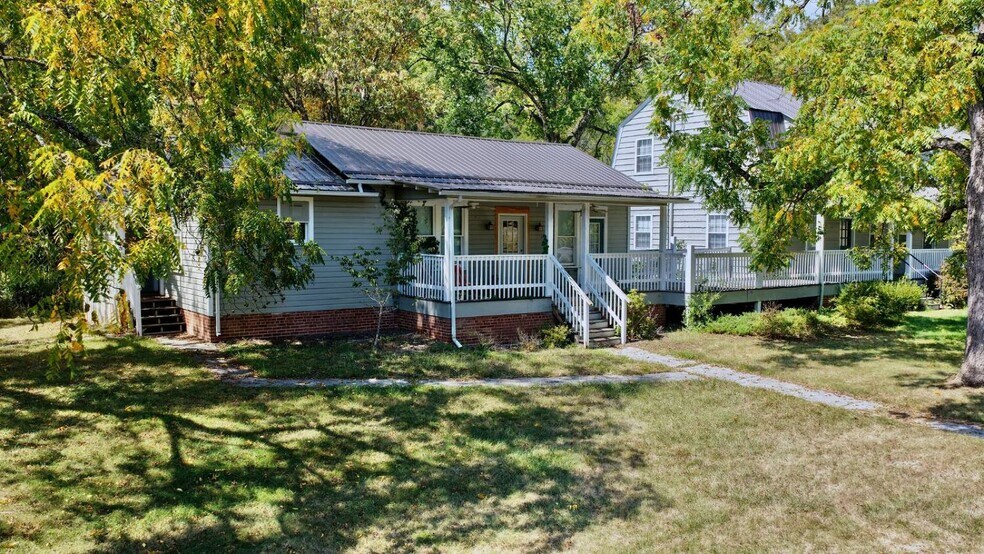 More Photos Of 158 Academy Lane Dr, Pence Springs Hotel For Sale