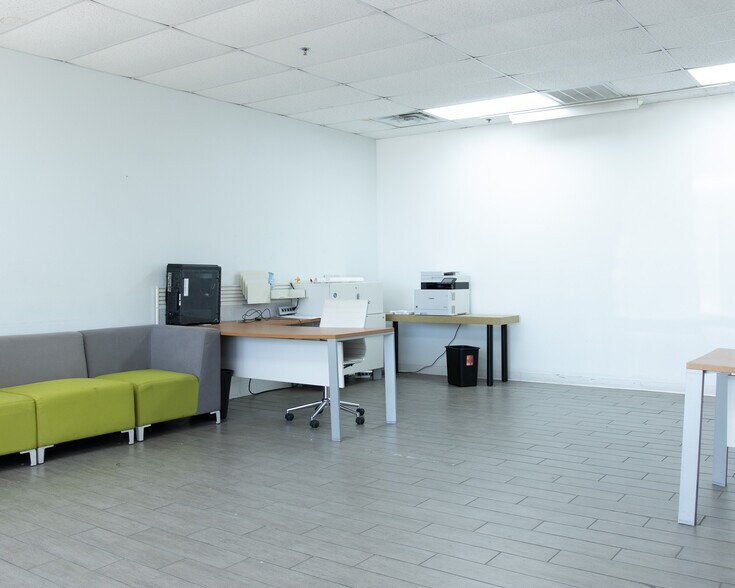 More Photos Of 7017 Baker Blvd, Richland Hills Storefront Retail Office For Lease