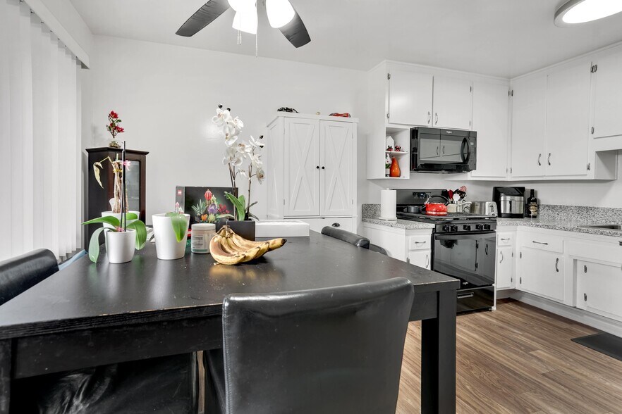 More Photos Of 6225 Reseda Blvd, Tarzana Apartments For Sale
