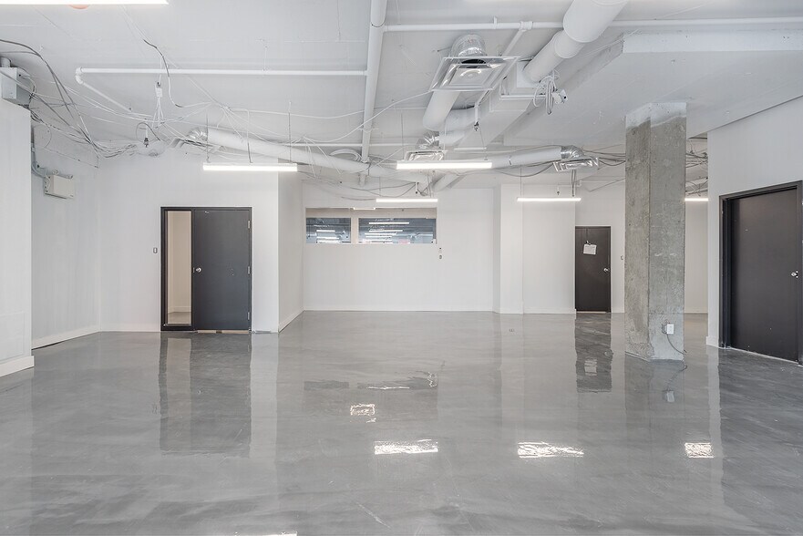 More Photos Of 7001-7035 Boul Saint-Laurent, Montréal Office For Lease