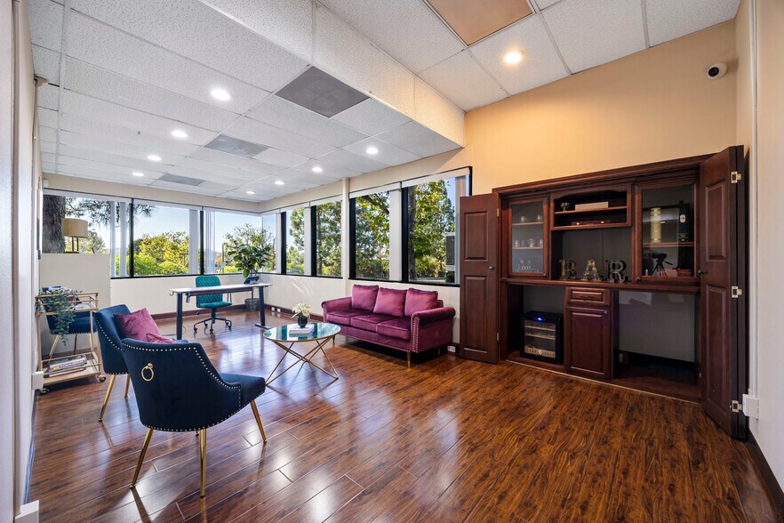 More Photos Of 23275 South Pointe Dr, Laguna Hills Office For Sale