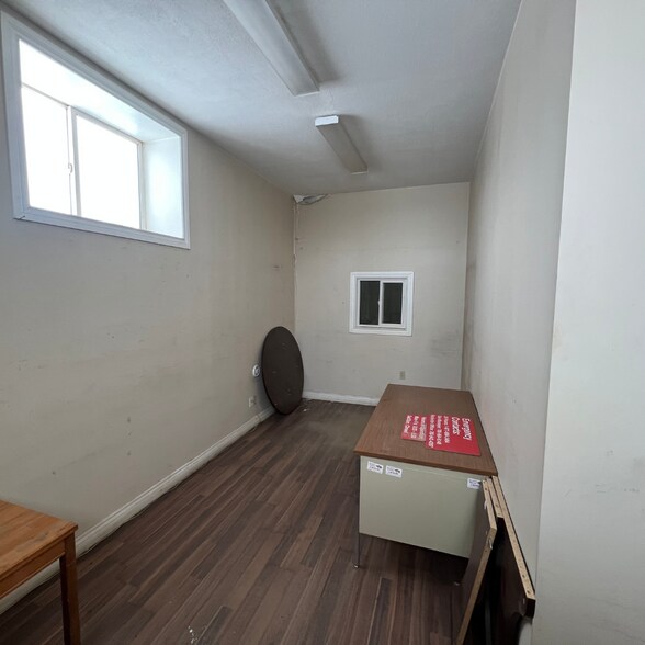 More Photos Of 4418 51 Av, Redwater Warehouse For Sale
