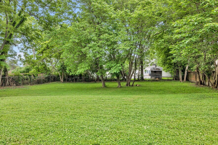 More Photos Of 234 4th Ave N, Franklin Office Residential For Sale