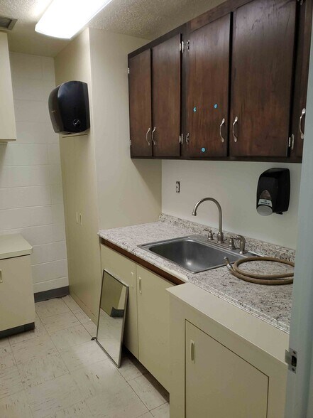 More Photos Of 665 E Anderson, Idaho Falls Light Distribution For Lease