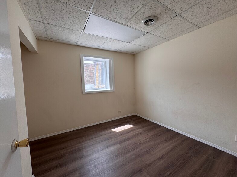 More Photos Of 118 S Lafayette St, Macomb Storefront Retail Residential For Sale