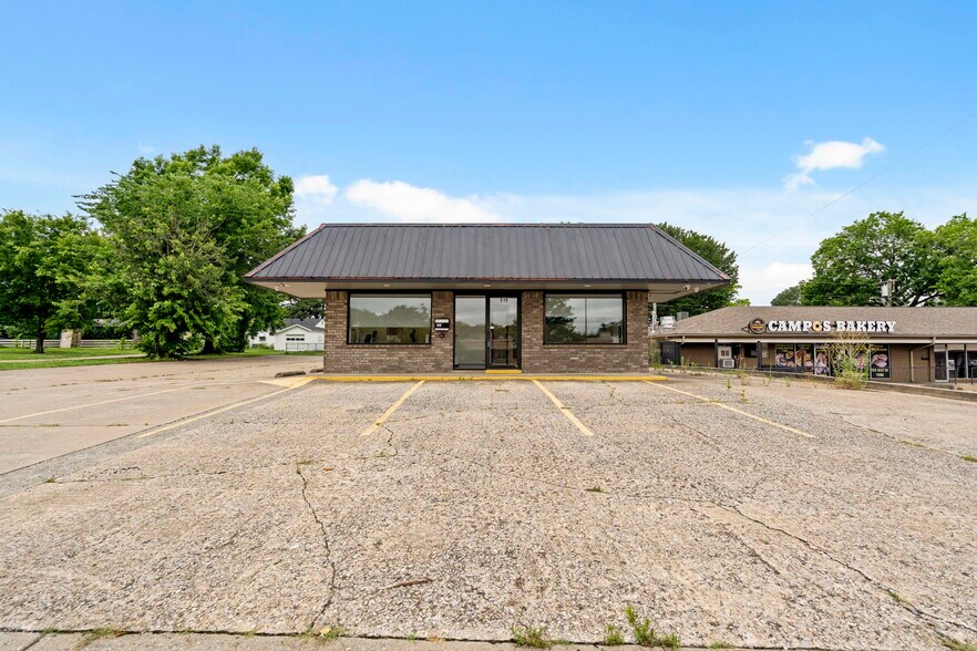 More Photos Of 816 S Mount Olive St, Siloam Springs Medical For Sale