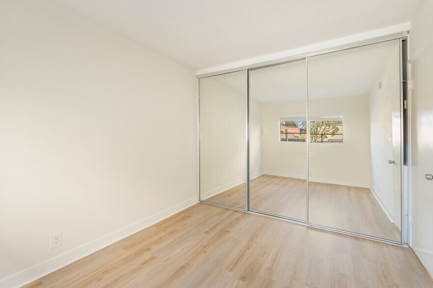 More Photos Of 1626 Pine Ave, Long Beach Apartments For Sale