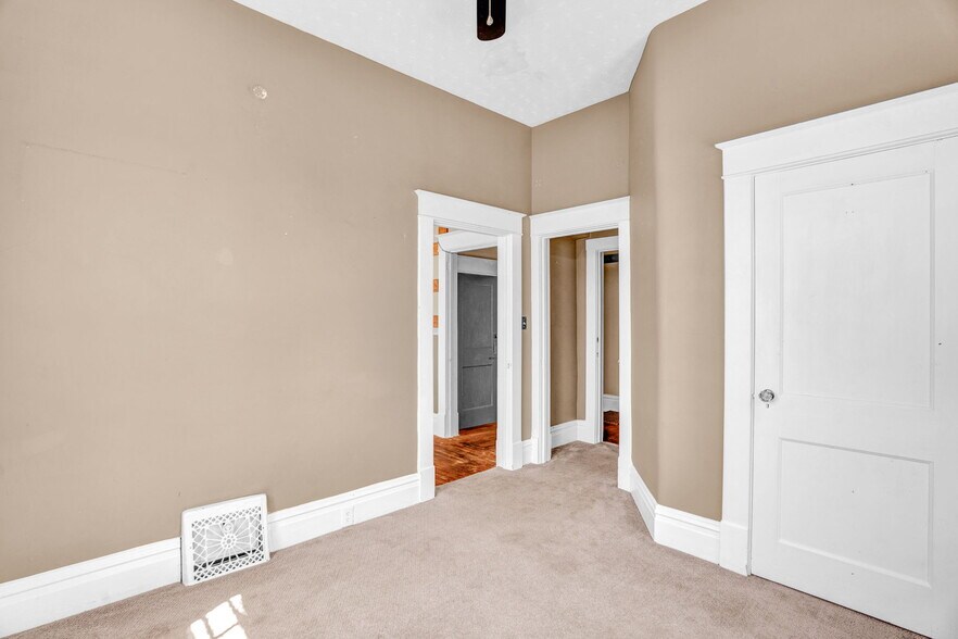 More Photos Of 206 E Main St, Jamestown Office For Sale