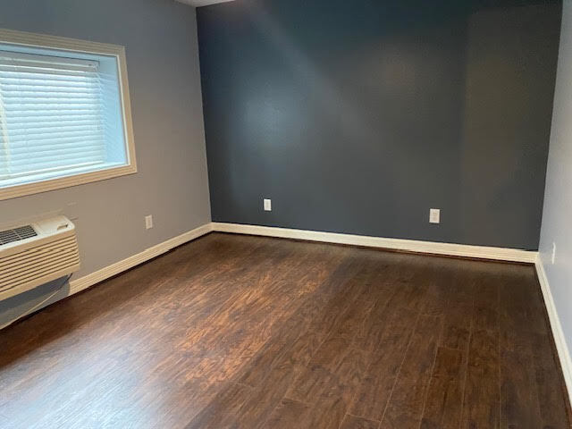 More Photos Of 7648 Broadview Dr, Houston Apartments For Sale