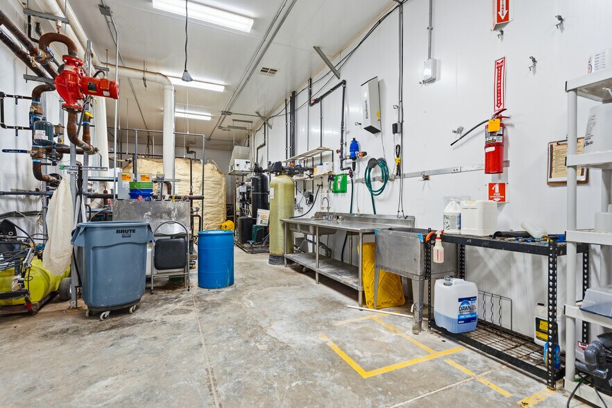 More Photos Of 22900 W Skelly Rd, Haskell Light Manufacturing For Sale