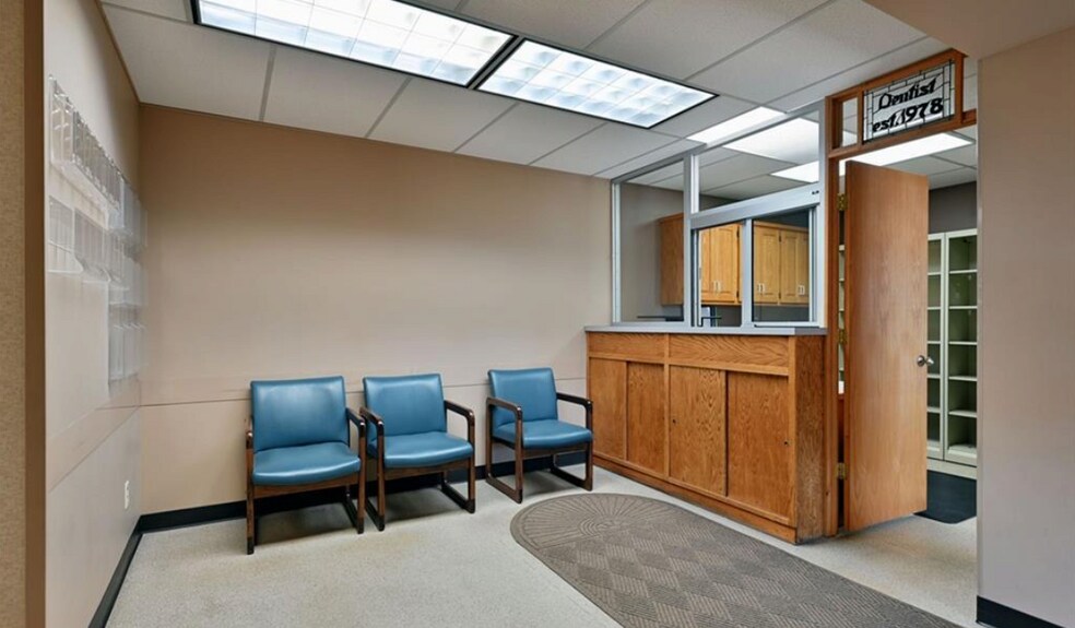 More Photos Of 415 N Front St, Spooner Coworking Space