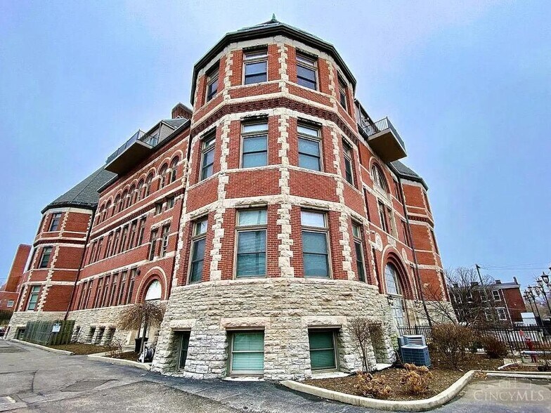 More Photos Of 255 Warner St, Cincinnati Apartments For Sale