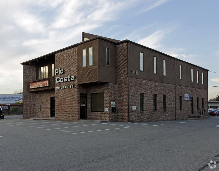 Primary Photo Of 1275 Bloomfield Ave, Fairfield Office For Lease