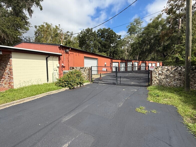 More Photos Of 4141 NW 6th St, Gainesville Warehouse For Lease