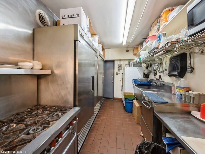 More Photos Of 456-458 E Northwest Hwy, Des Plaines Storefront Retail Office For Sale