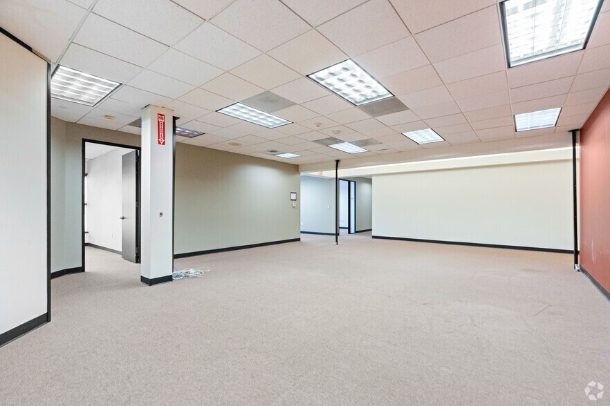 More Photos Of 11302 Tanner Rd, Houston Office For Lease