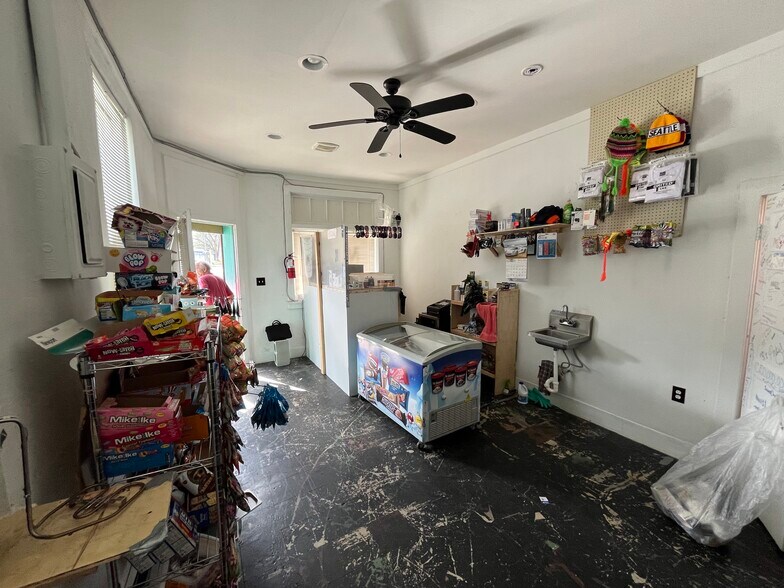 More Photos Of 901-909 Falls Rd, Rocky Mount Restaurant For Sale