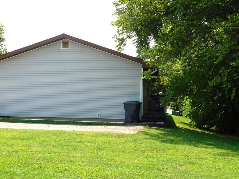 More Photos Of 10 Campbell Ct, Salem Apartments For Sale