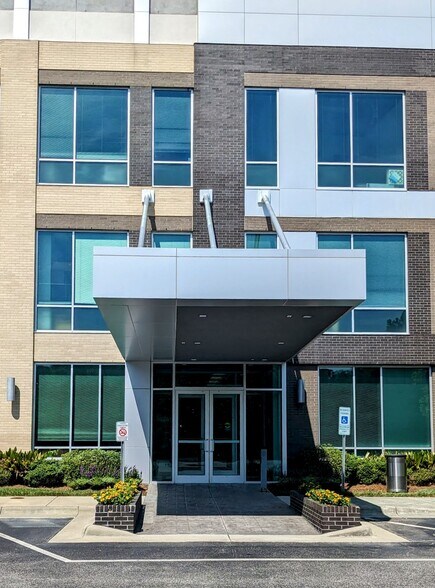 More Photos Of 101 Lattner Ct, Morrisville Medical For Lease