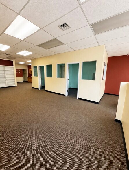 More Photos Of 900 Hempstead Tpke, Franklin Square Storefront Retail Office For Lease