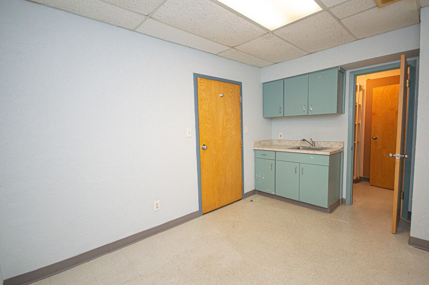 More Photos Of 13414 Medical Complex Dr, Tomball Medical For Lease
