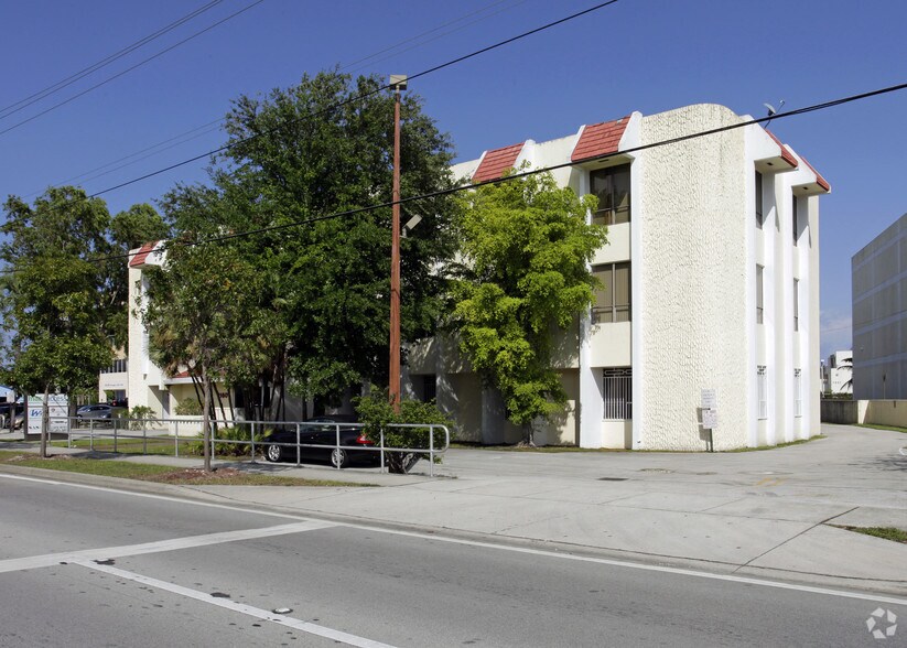 More Photos Of 11601 Biscayne Blvd, Miami Loft Creative Space For Lease