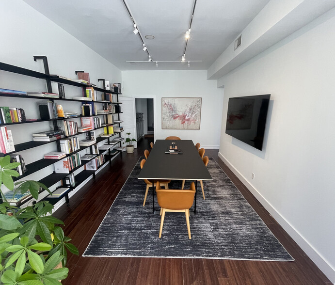More Photos Of 12 Queen St, Charleston Storefront Retail Residential For Sale