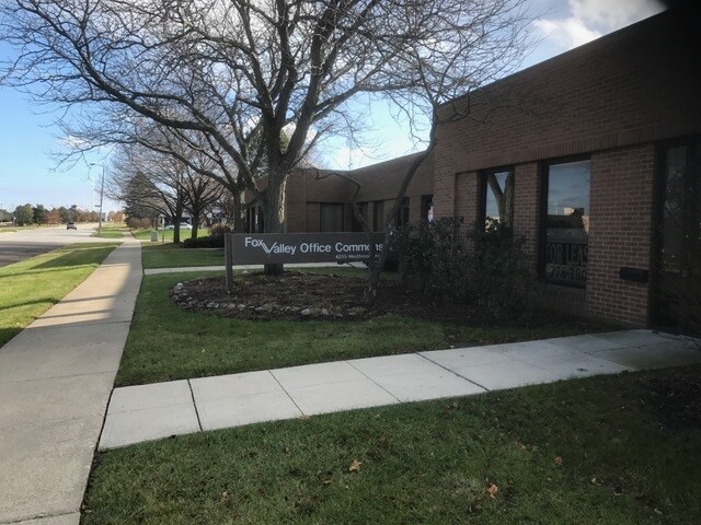 More Photos Of 4255 Westbrook Dr, Aurora Medical For Lease