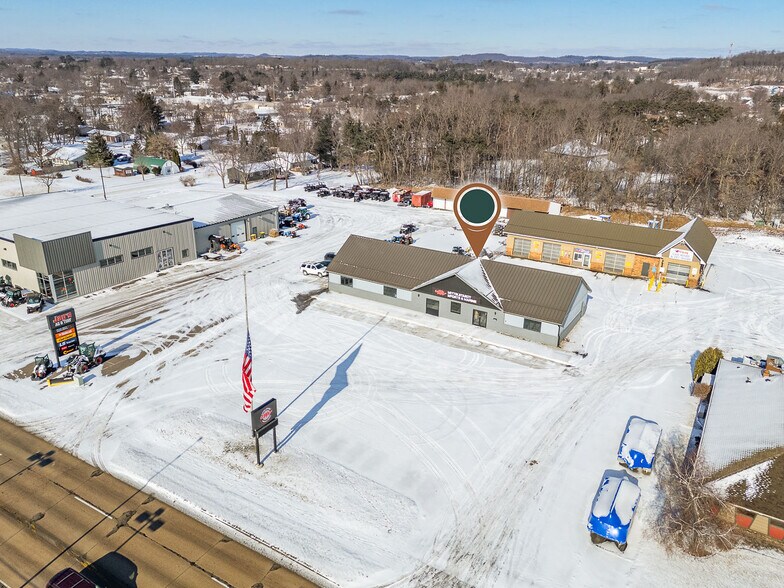 More Photos Of 1375 E Main St, Reedsburg Freestanding For Lease