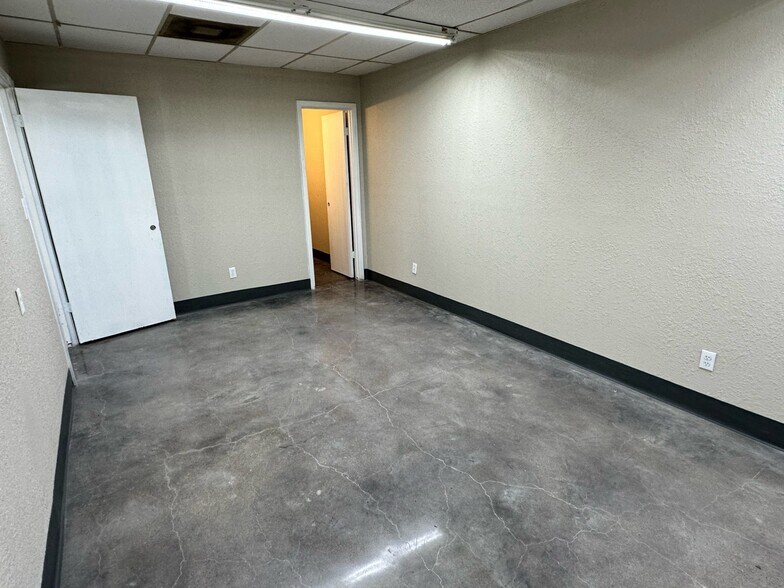 More Photos Of 1000 Avenue F, Bay City Light Distribution For Lease