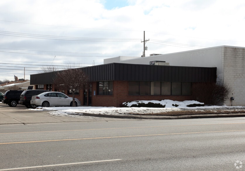 More Photos Of 30230-30236 John R Rd, Madison Heights Office For Lease