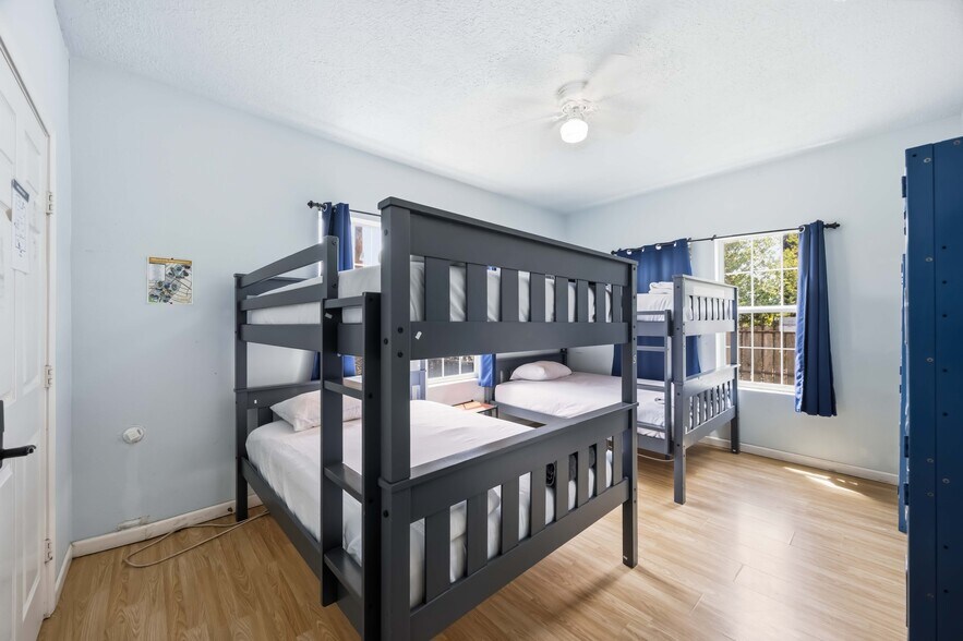 More Photos Of 4018 Chartres St, Houston Hospitality For Sale