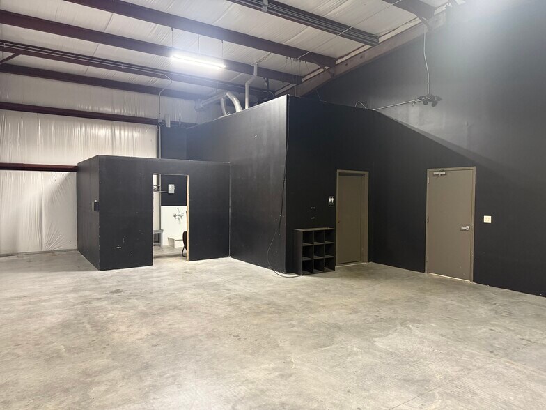 More Photos Of 8051 S Sam Houston Pky, Houston Unknown For Lease