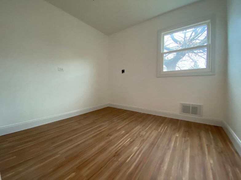 More Photos Of 299 Guyon Ave, Staten Island Medical For Lease