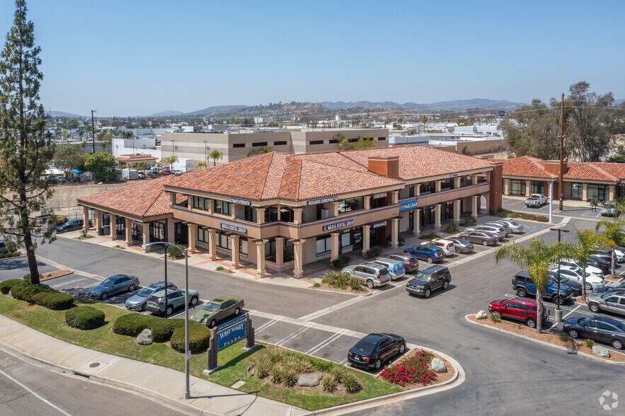 More Photos Of 1320-1340 W Valley Pky, Escondido Unknown For Lease