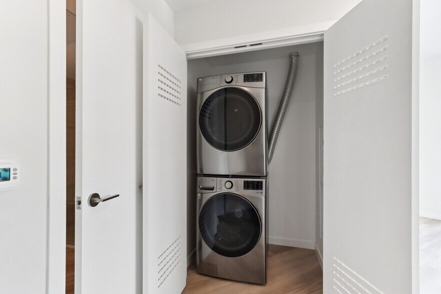 More Photos Of 9900 Venice Blvd, Culver City Apartments For Lease