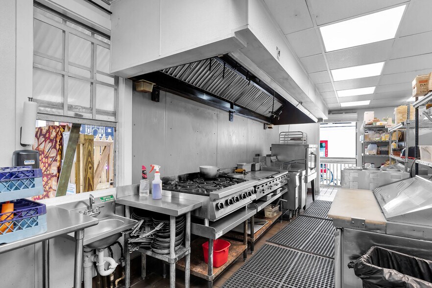 More Photos Of 4 Charles St, Key West Specialty For Lease