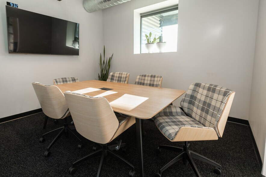 More Photos Of 565 SE 9th St, Bend Coworking Space