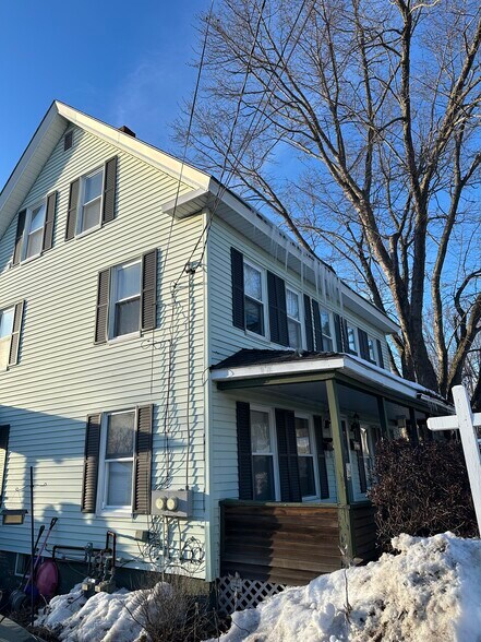 More Photos Of 14 High St, Pembroke Multifamily For Sale