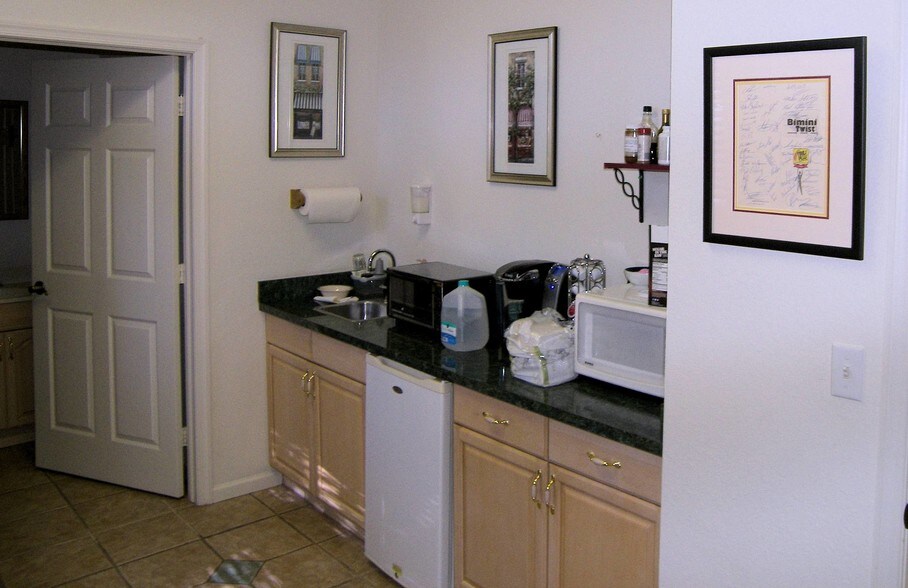 More Photos Of 658 W Indiantown Rd, Jupiter Medical For Sale