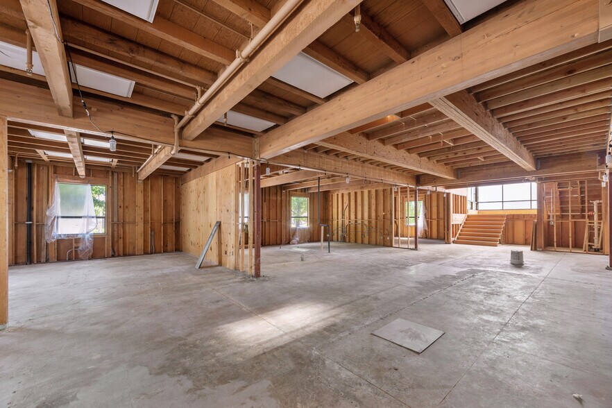More Photos Of 915 Diablo Ave, Novato Office For Sale