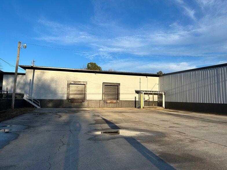 More Photos Of 4744 Singleton Station Rd, Louisville Distribution For Lease