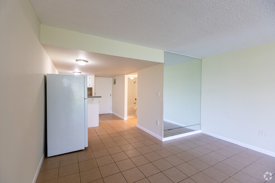 More Photos Of 750-770 NE 195th St, Miami Apartments For Sale