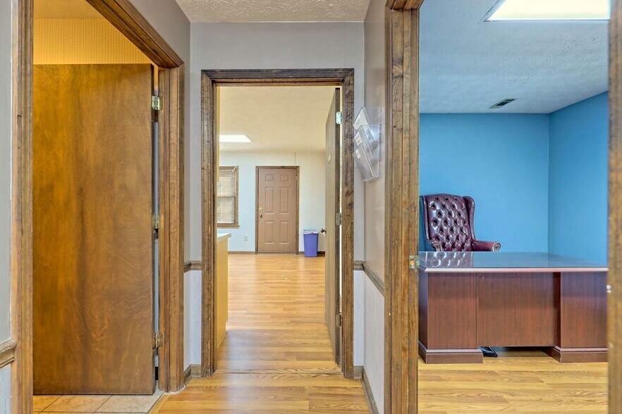 More Photos Of 1552 Highway 441 N, Clayton Office For Sale